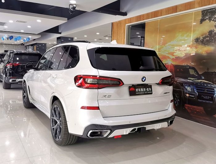 宝马X5 2022款 xDrive40i XLine 大豪华包 加规