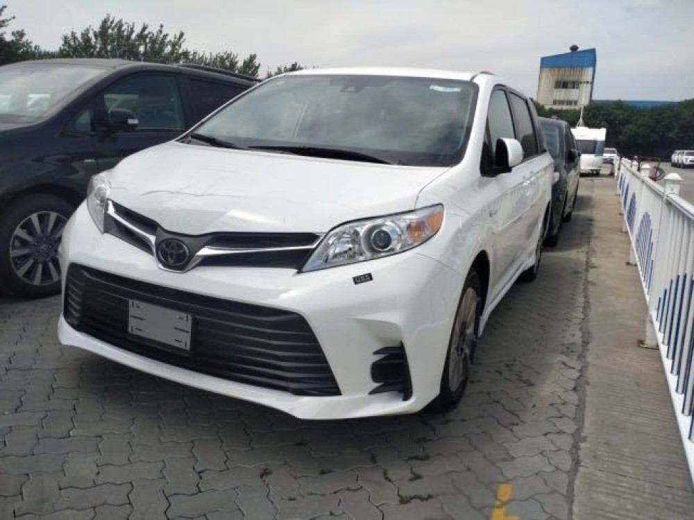 塞纳20款35l四驱le7座加规