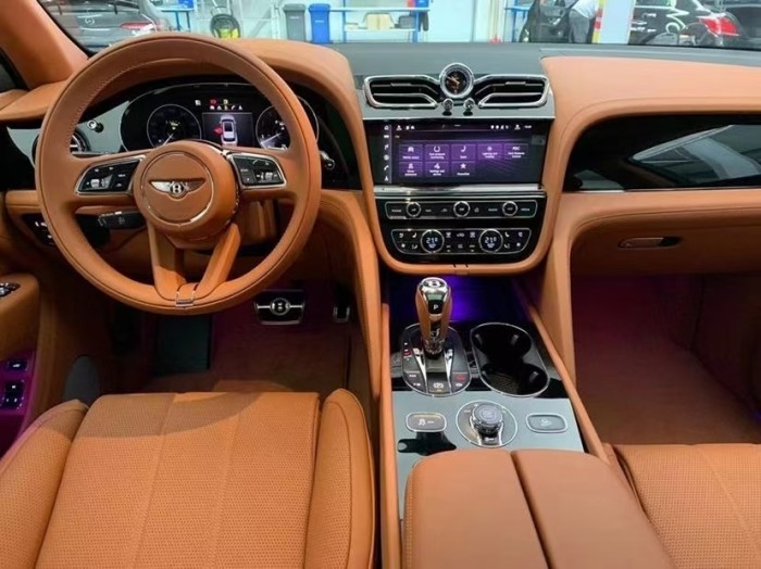 添越 2021款 4.0T V8 五座 欧规