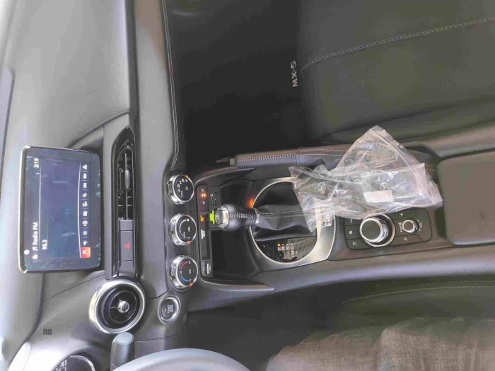 马自达MX-5 2021款 2.0L 自动 硬顶敞篷 Sport 墨规