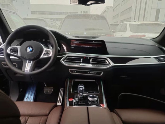 宝马X7 2021款 xDrive40i M运动 卓越豪华 7座 加规