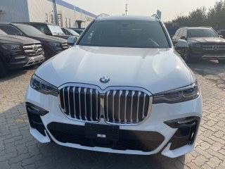 宝马X7  21款 xDrive40i M运动 卓越豪华 7座 加规
