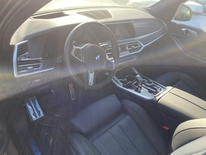 宝马X7 2021款 xDrive40i M运动 卓越豪华 7座 加规