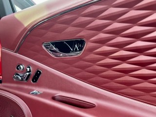 飞驰 2021款 4.0T 五座 V8 欧规