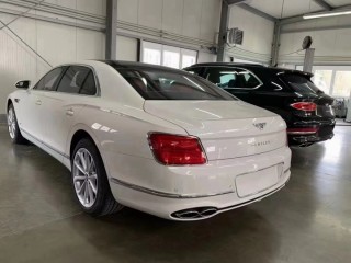 飞驰 2021款 4.0T 四座 V8 欧规