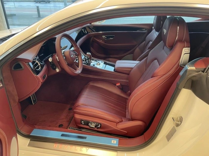 欧陆 2022款 4.0T GT 欧规