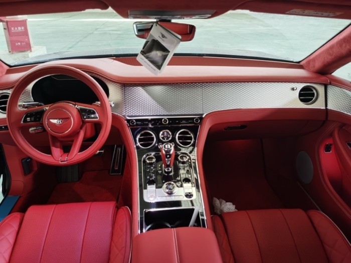 欧陆 2022款 4.0T GT 欧规