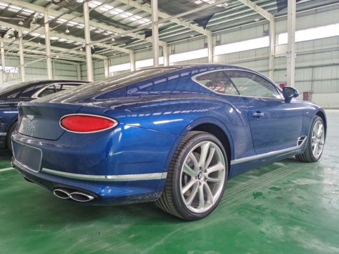 欧陆 2022款 4.0T GT 欧规