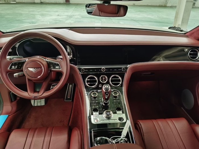 欧陆 2022款 4.0T GT 欧规