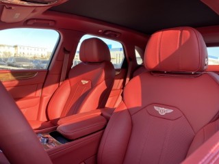 添越 2021款 4.0T V8 五座 美规