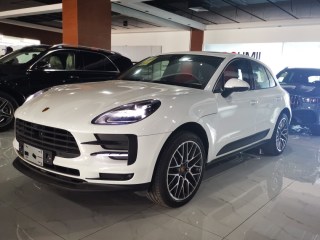 Macan  21款 2.0T 标准 中东