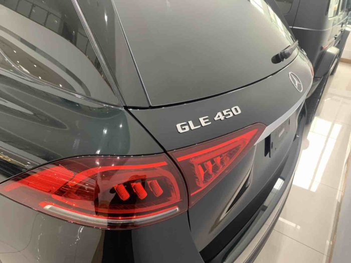 奔驰GLE450 2022款 GLE450 5座 豪华包 运动暗夜包 智能驾驶包 加规