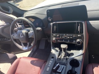 雷克萨斯LX600 2022款 LX600 Premium高级 标准型 加规