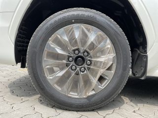 酷路泽3500 2022款 3.5T GX-R 20轮 JBL 后娱 中东