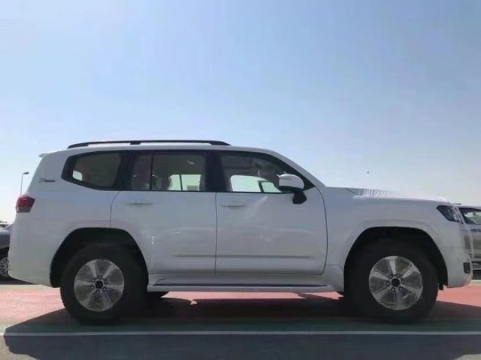 酷路泽3500 2022款 3.5T GX-R 中东