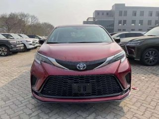 塞纳  22款 塞纳 2.5L 油电混合 两驱 XSE 加规