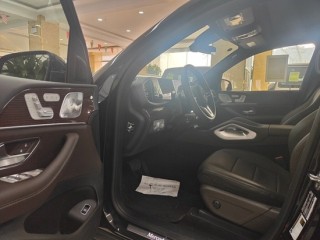 奔驰GLS450  22款 GLS450 7座 全景20轮 美规