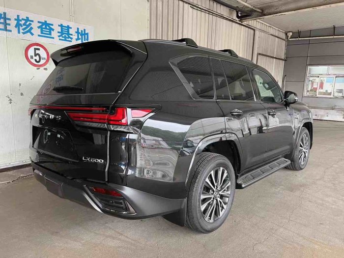 雷克萨斯LX600 2022款 LX600 Premium高级 标准型 美规