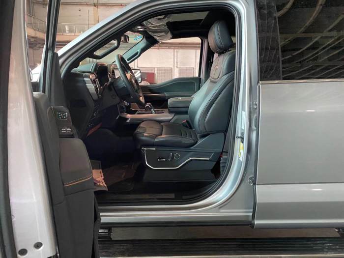 福特F-150(猛禽) 2022款 3.5T 四门 白金版 墨规