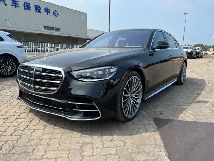 奔驰S级 2022款 S580 四驱 长轴 加规