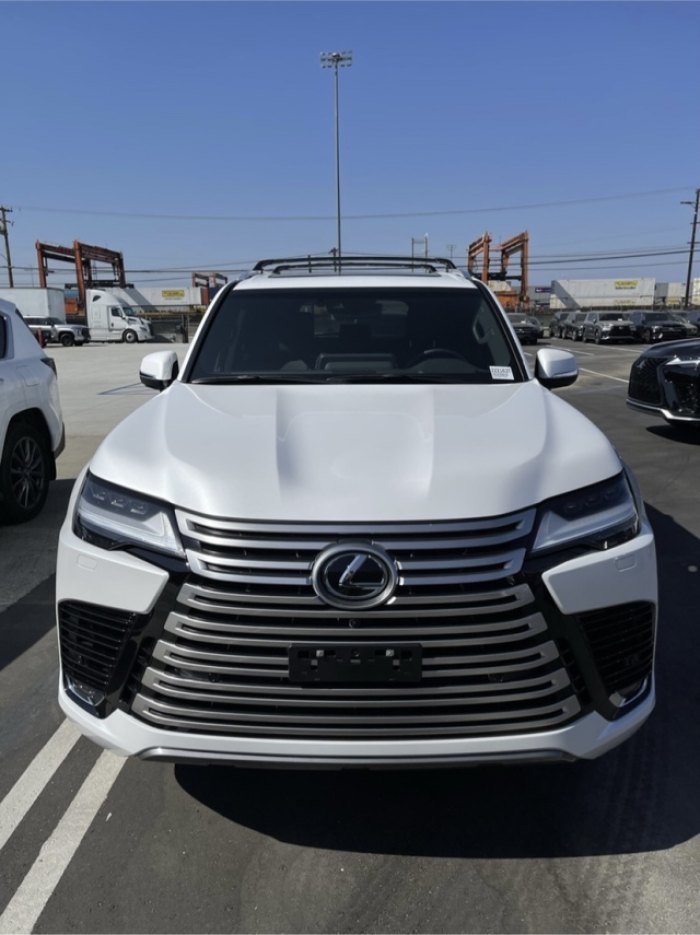 雷克萨斯LX600 2022款 LX600 标准版 美规