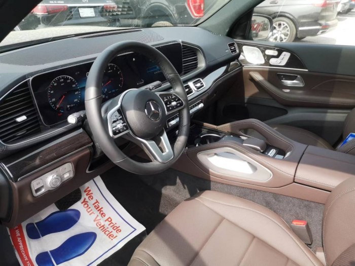 奔驰GLS450 2022款 GLS450 7座 小窗21轮 美规