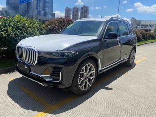 宝马X7  23款 xDrive40i 豪华包 寒冷包 停辅包 美规