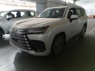 雷克萨斯LX600 2022款 LX600 标准版 中东