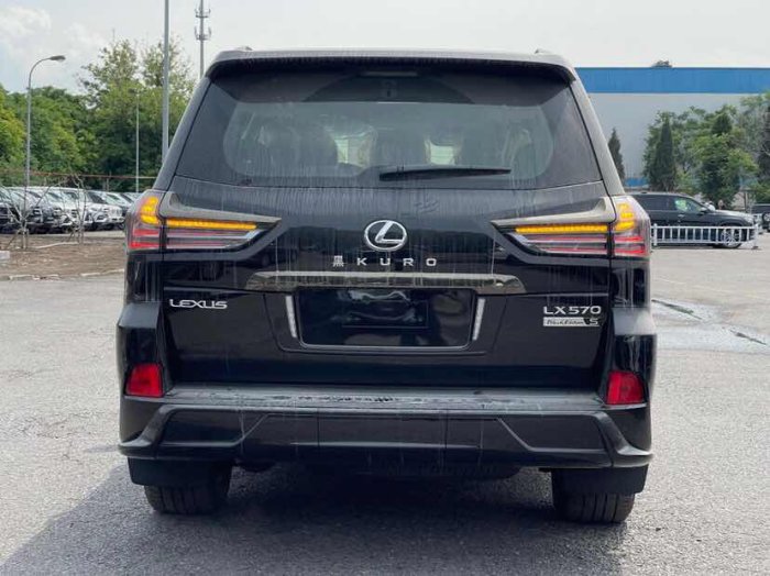 雷克萨斯LX570 2021款 LX570 KURO 黑曜 中东