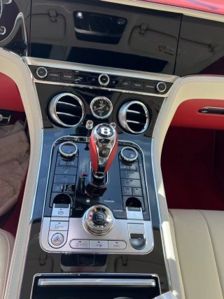 欧陆 2022款 4.0T GT 欧规