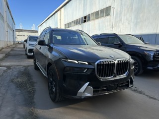 宝马X7  23款 xDrive40i 豪华包 美规