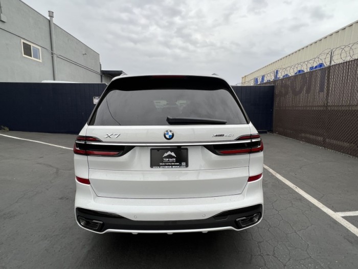 宝马X7 2023款 xDrive40i M运动 美规