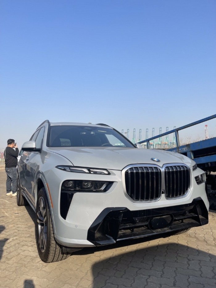 宝马X7 2023款 xDrive40i M运动 豪华包 美规