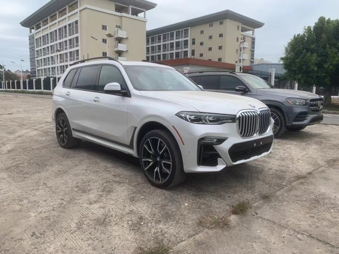 宝马X7 2021款 xDrive40i M运动 大豪华 7座 加规