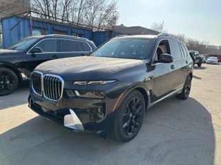 宝马X7  23款 xDrive40i 豪华包 美规