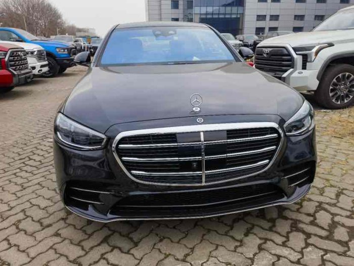 奔驰S级 2023款 S500 四驱 长轴 AMG 温暖舒适包 美规