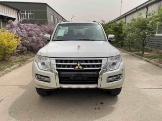 帕杰罗V93  22款 3.0L GLS 织物 中东