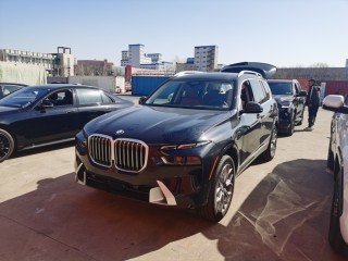 宝马X7  23款 xDrive40i 豪华包 停辅包 美规