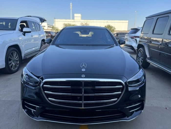 奔驰S级 2023款 S500 四驱 长轴 AMG 温暖舒适包 美规