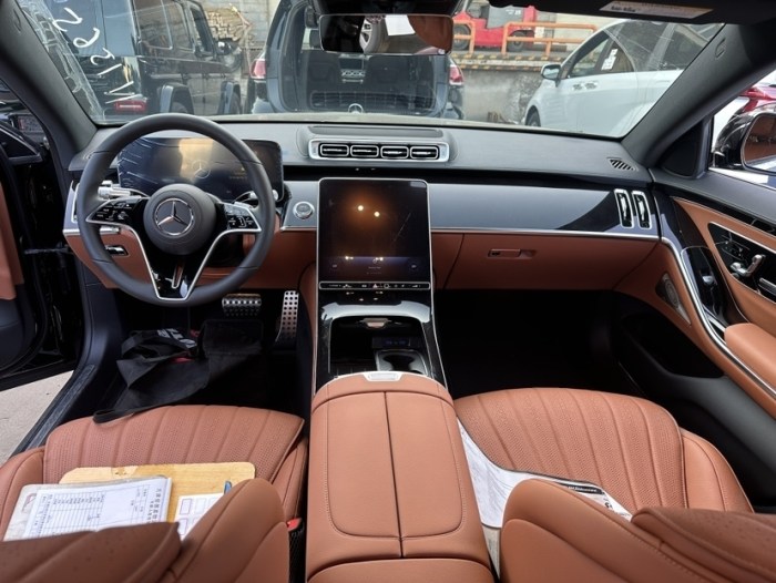 奔驰S级 2023款 S500 四驱 长轴 AMG 温暖舒适包 美规