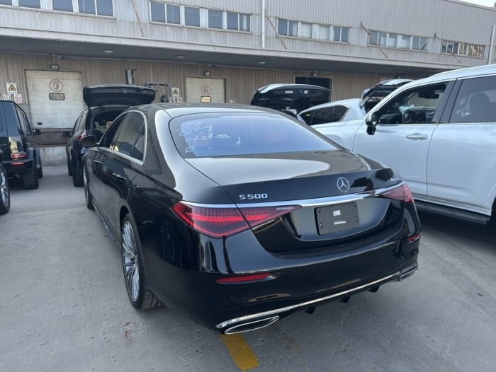 奔驰S级 2023款 S500 四驱 长轴 AMG 温暖舒适包 美规