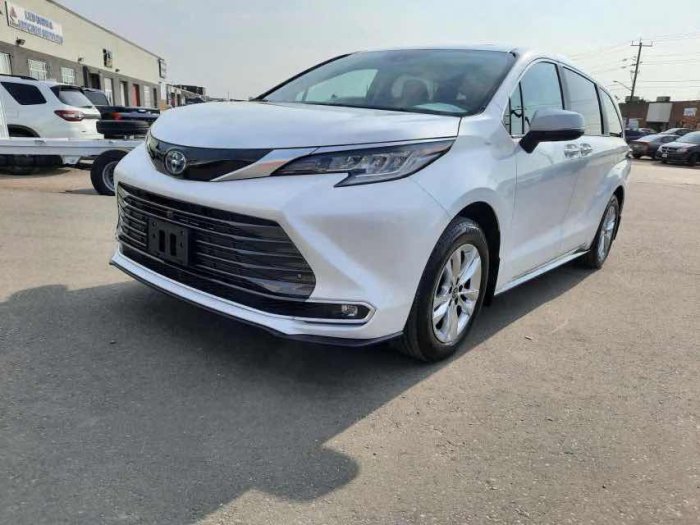 塞纳 2023款 2.5L 油电混合 四驱 LTD 加规