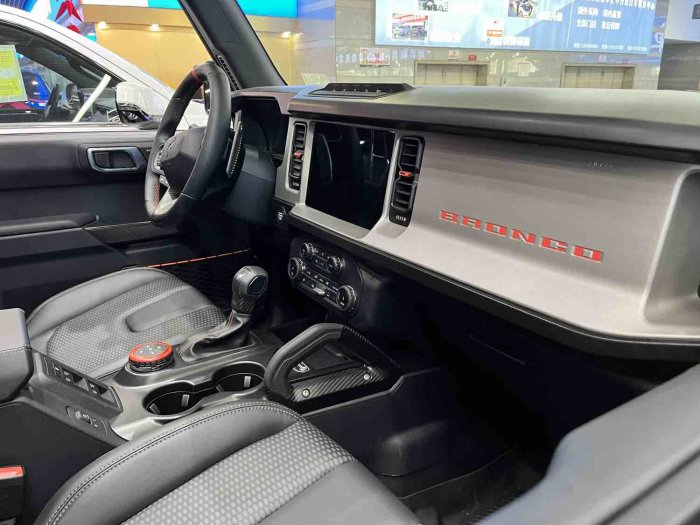 福特bronco烈马 2023款 3.0T 四门 Raptor猛禽 加规