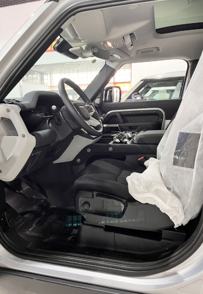 卫士 2021款 90 两门 3.0T P400 标准型 欧规