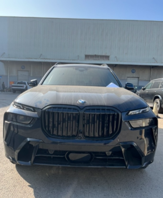 宝马X7  23款 xDrive40i 标准版 美规