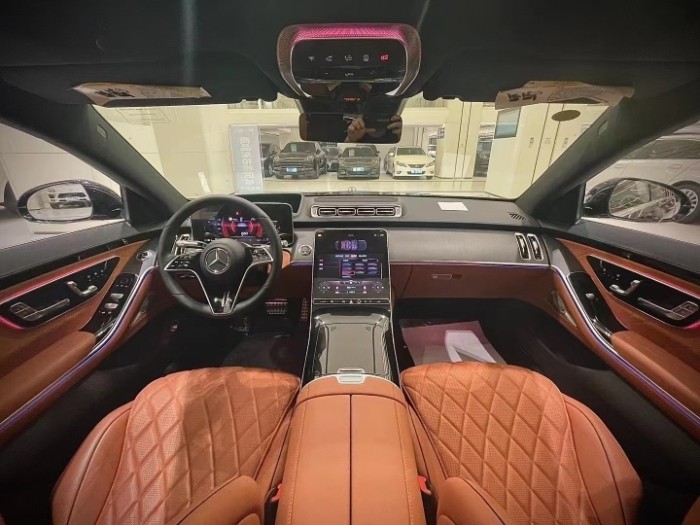 奔驰S级 2023款 S500 四驱 长轴 AMG 温暖舒适包 美规