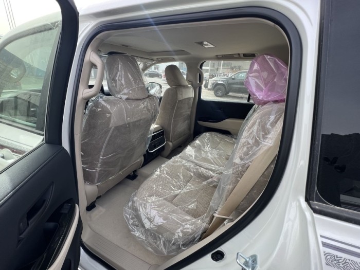 酷路泽4000 2023款 4.0L GX-R 八气 18轮 中东