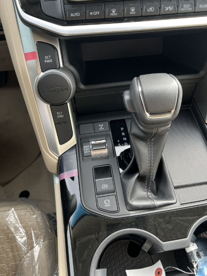 酷路泽4000 2023款 4.0L GX-R 八气 18轮 中东