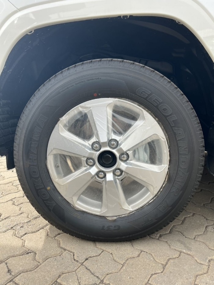 酷路泽4000 2023款 4.0L GX-R 八气 18轮 中东