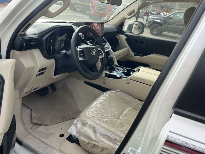 酷路泽4000 2023款 4.0L GX-R 八气 18轮 中东